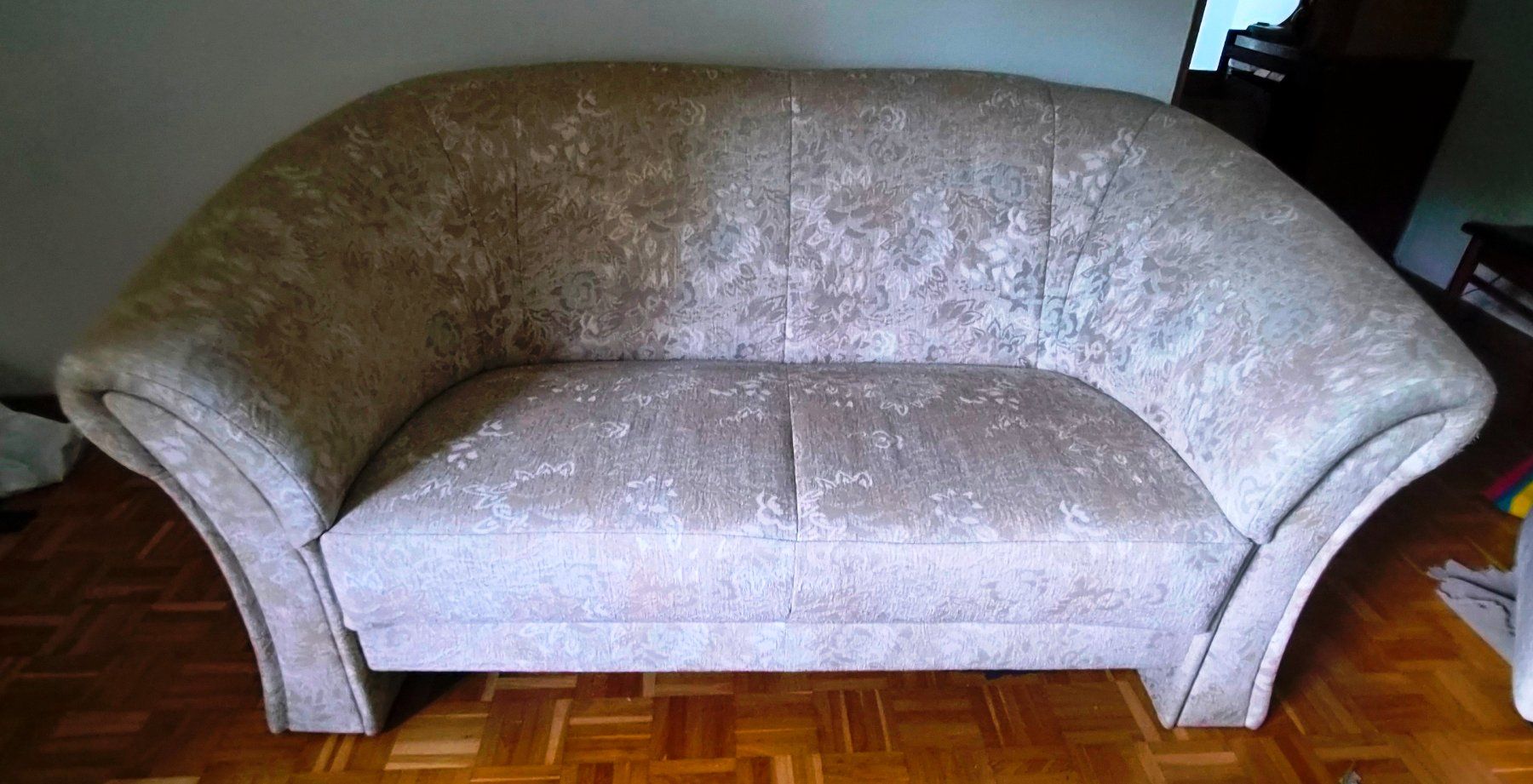 Sofas: Klassisches 2er-Sofa / Couch mit edlem Blumenmuster – Gebraucht aus Zürich von Primanoctis 6