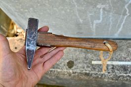 alter Kletterhammer m SCHNUR