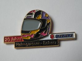 Pin 20 Jahre Heimgartner, Scherz. Suzuki