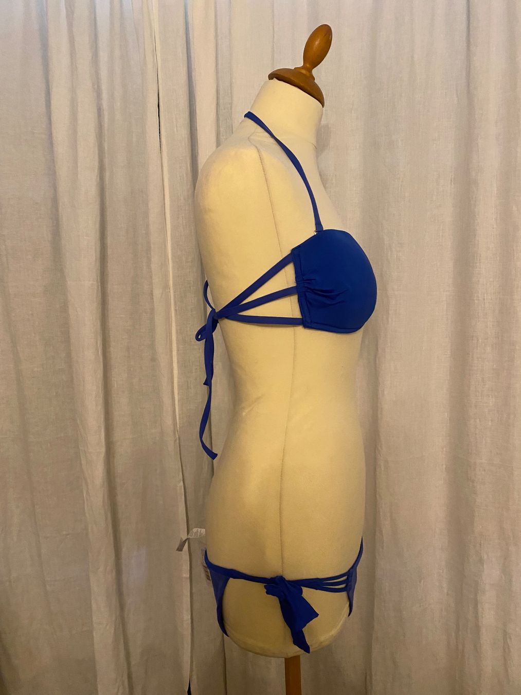 Calzedonia Costumi da bagno & Bikini: Neuer, blauer Bikini mit Details - Grösse 40 – Nuovo (secondo la descrizione) da Killwangen venduto da BeautysAndEmmas 1