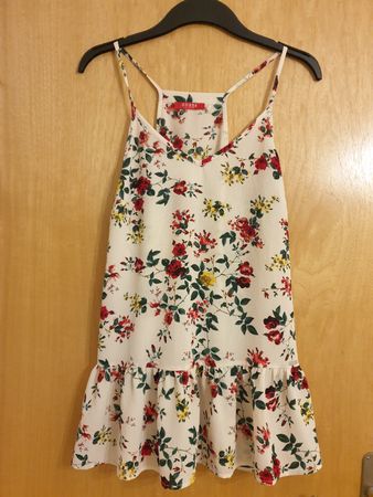 Guess top L, neuf, jamais porté,  polyester 97%