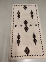 2 Beiger  Wollteppich selbst gemacht