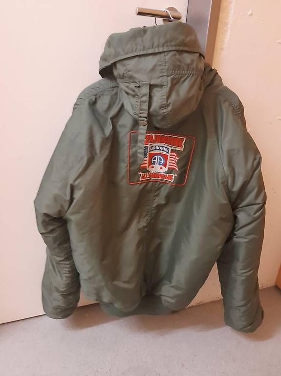 Giacche: Bomberjacke mit Kaputze – Usato da Triesen venduto da naomikindle13 1