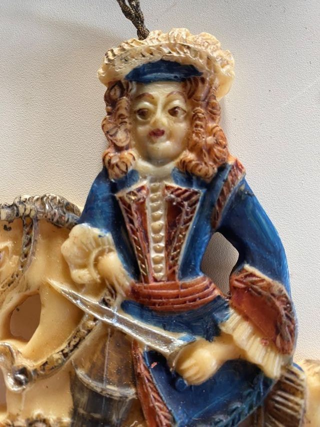 Statuette: Farbige Wachsfigur eines Edelmannes zu Pferd, mit Schwert. – Usato da Diessenhofen venduto da Albin00 1