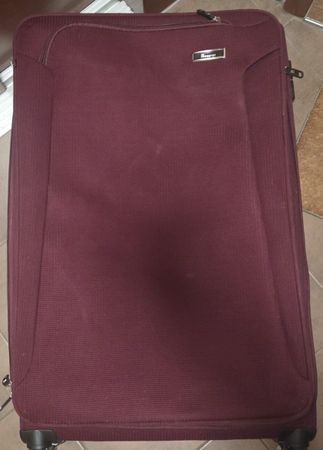 Grande valise IT luggage bordeaux, idéale pour voyager