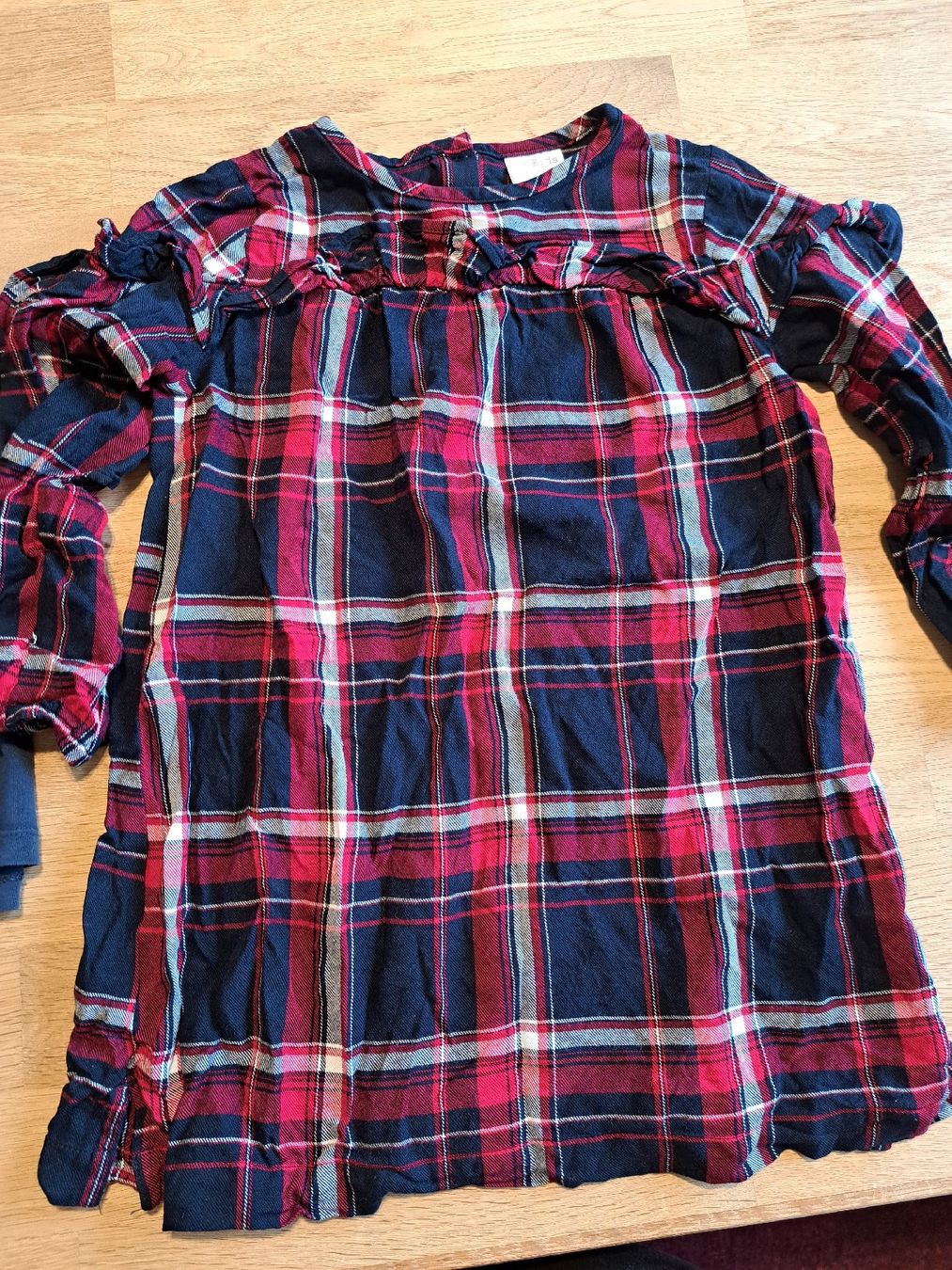 Lotti & Set di vestiti: Kleiderset Grösse 110/116 – Usato da Bergdietikon venduto da Staphylococcus 4