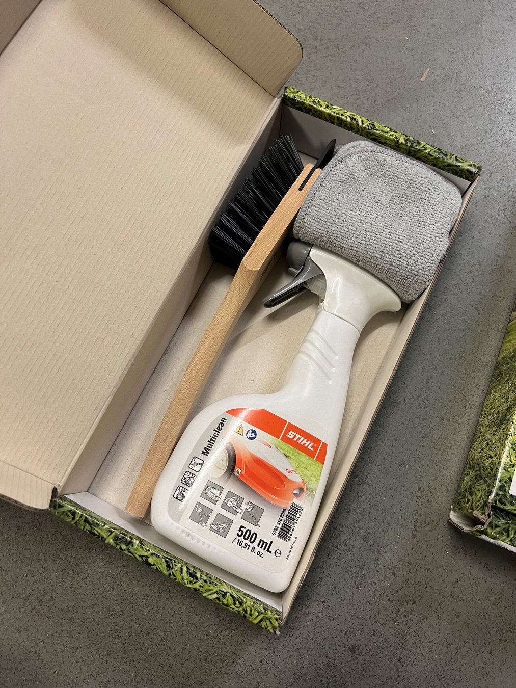 Stihl Tutte le macchine: Stihl Care&Clean Kit for iMow&RM – Nuovo e nell'imballaggio originale da Lenzburg venduto da billistar 1
