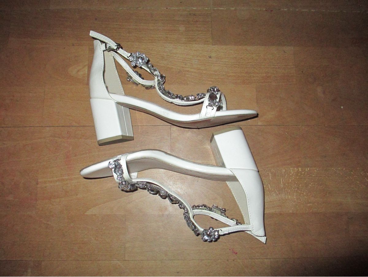 Scarpe da donna: Weisse High heels mit Glitzersteinen – Usato da Stäfa venduto da jo1735 1