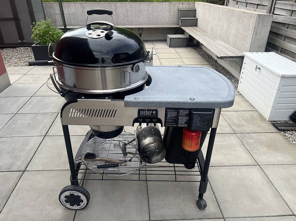 Weber Griglie: Weber charcoal / gas grill – Usato da Dietlikon venduto da bsommer