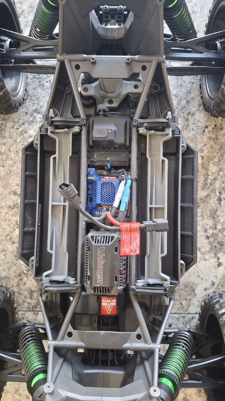 Traxxas Telecomando: Traxxas X-Maxx 8S RTR Green – Usato da Winkel venduto da Fizibubele 5