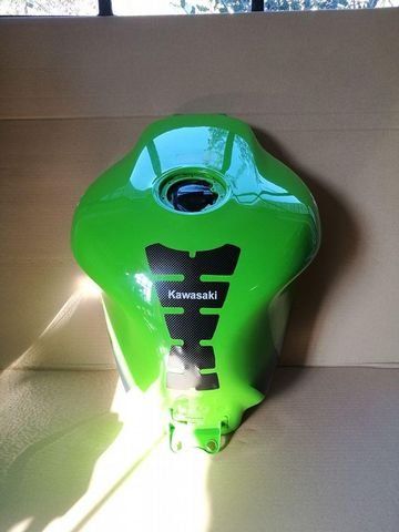 Kawasaki Accessori per altri veicoli: Kawasaki Tank – Usato da Seewen SZ venduto da urmitech