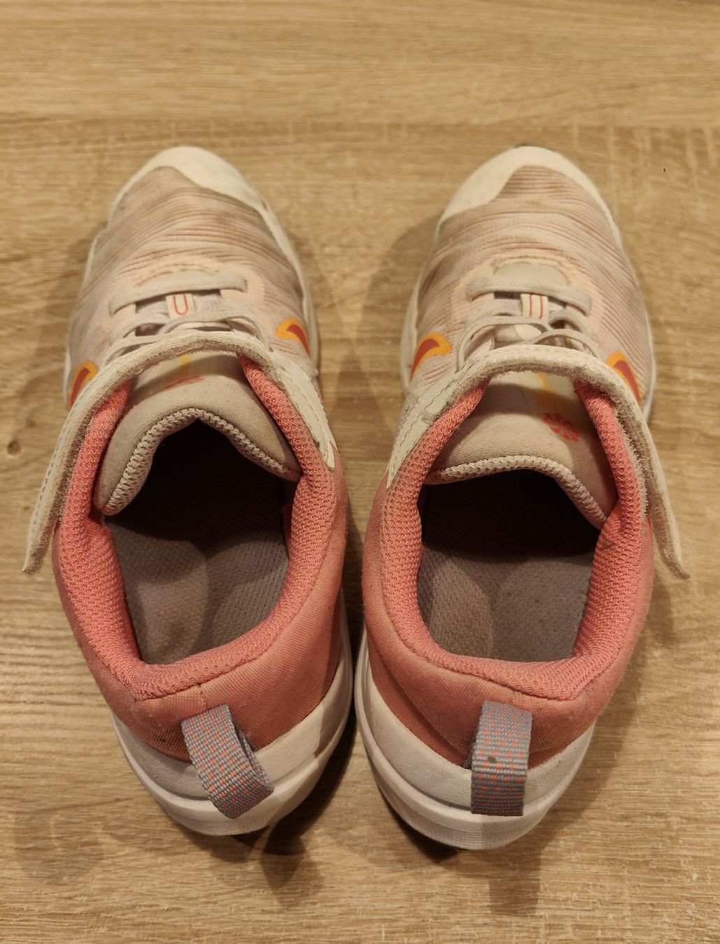 Nike Scarpe per ragazze: Nike Turnschuhe / Grösse 32 – Usato da Kleinandelfingen venduto da Stitch2014 2