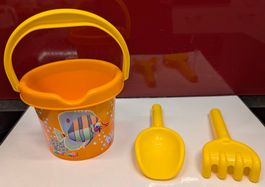 Plastik-Eimerchen für z.B. den Sandkasten