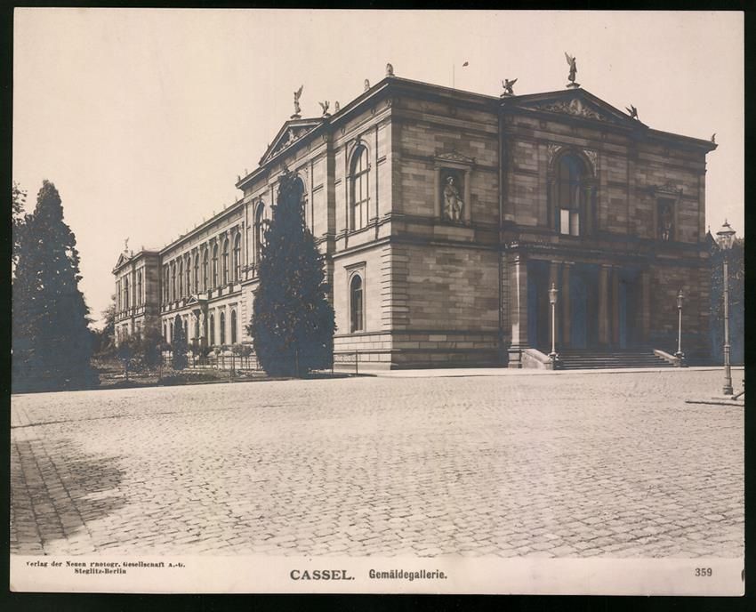 Fotografie & Manifesti: Fotografie Cassel, Strasse vor der Gem – Usato da Berlin venduto da bartko-reher