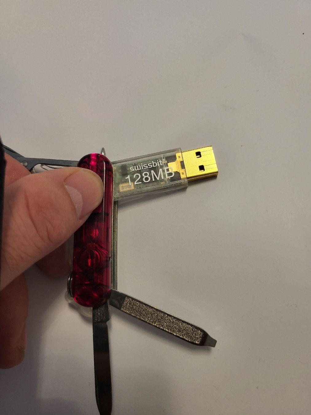 Victorinox Coltelli tascabile: Taschenmesser USB-Stick 128MB rot – Usato da nunningen venduto da mic_88k2 2