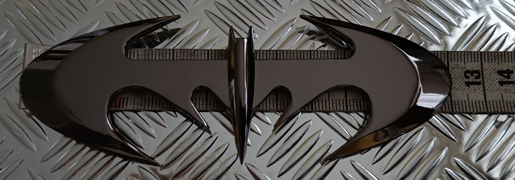 Toutes les décorations: SCHWARZCHROM Batarang – Neuf (Voir description) à Basel par kim_872m 3
