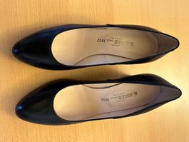 moderner Damenschuh, Lederpumps schwarz, Grösse 35