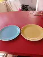 2 Set Rössler Teller Blaue mit leichten Kratzer Gelb hinten.