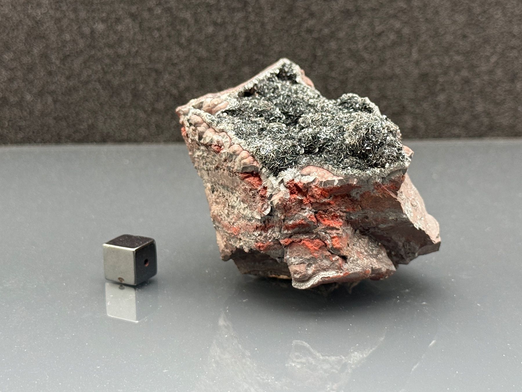 Minerali & Pietre curative: Hematite with Specularite Druse - Mineral – Usato da Vésenaz venduto da RMShop 1
