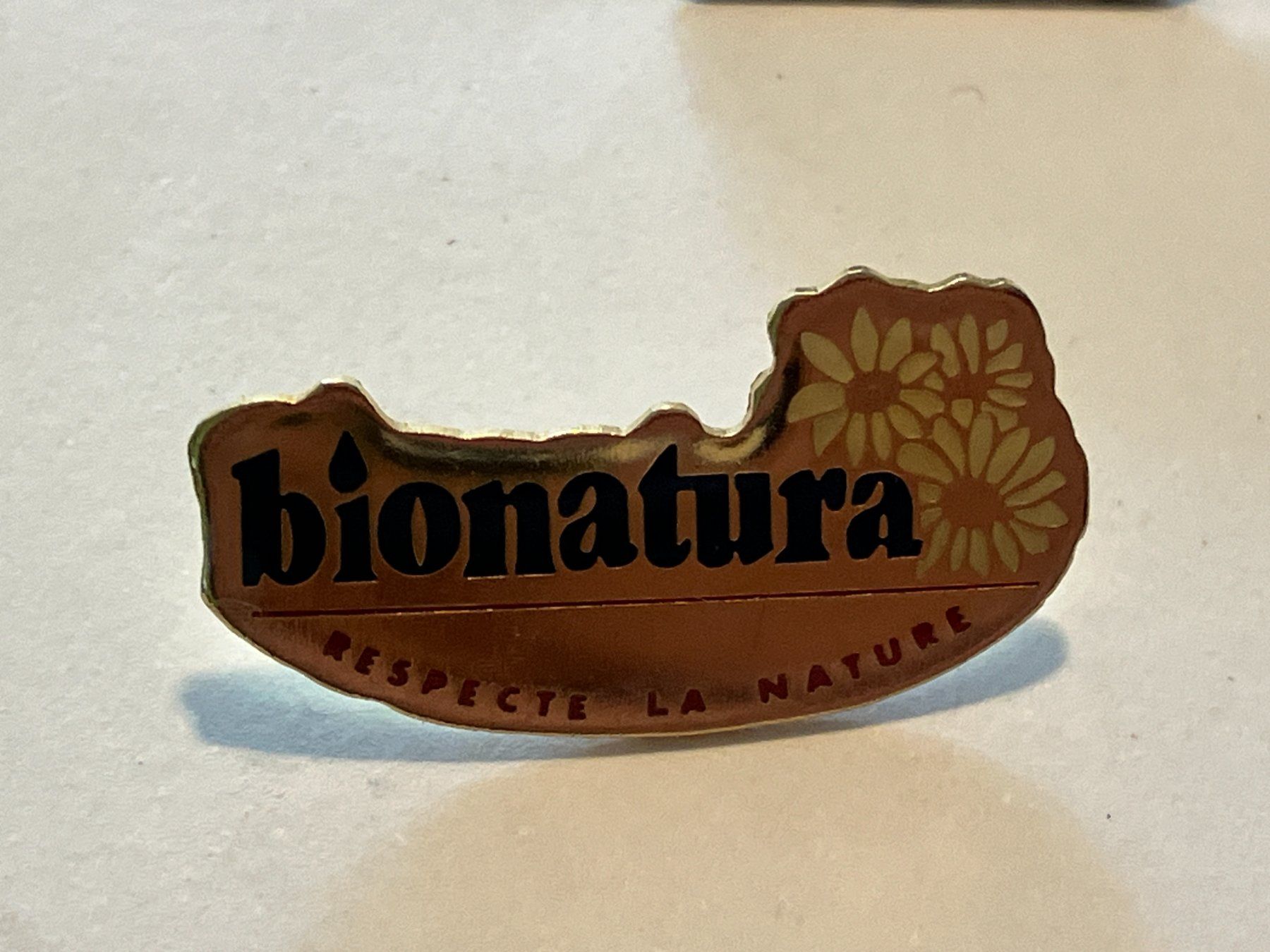 Placchette & Badge: 1 Pin Bionatura  – Usato da Basel venduto da djwwpp