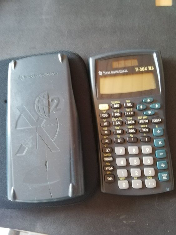 Rechner Texas TI-30X IIS mit Etui | Acheter sur Ricardo