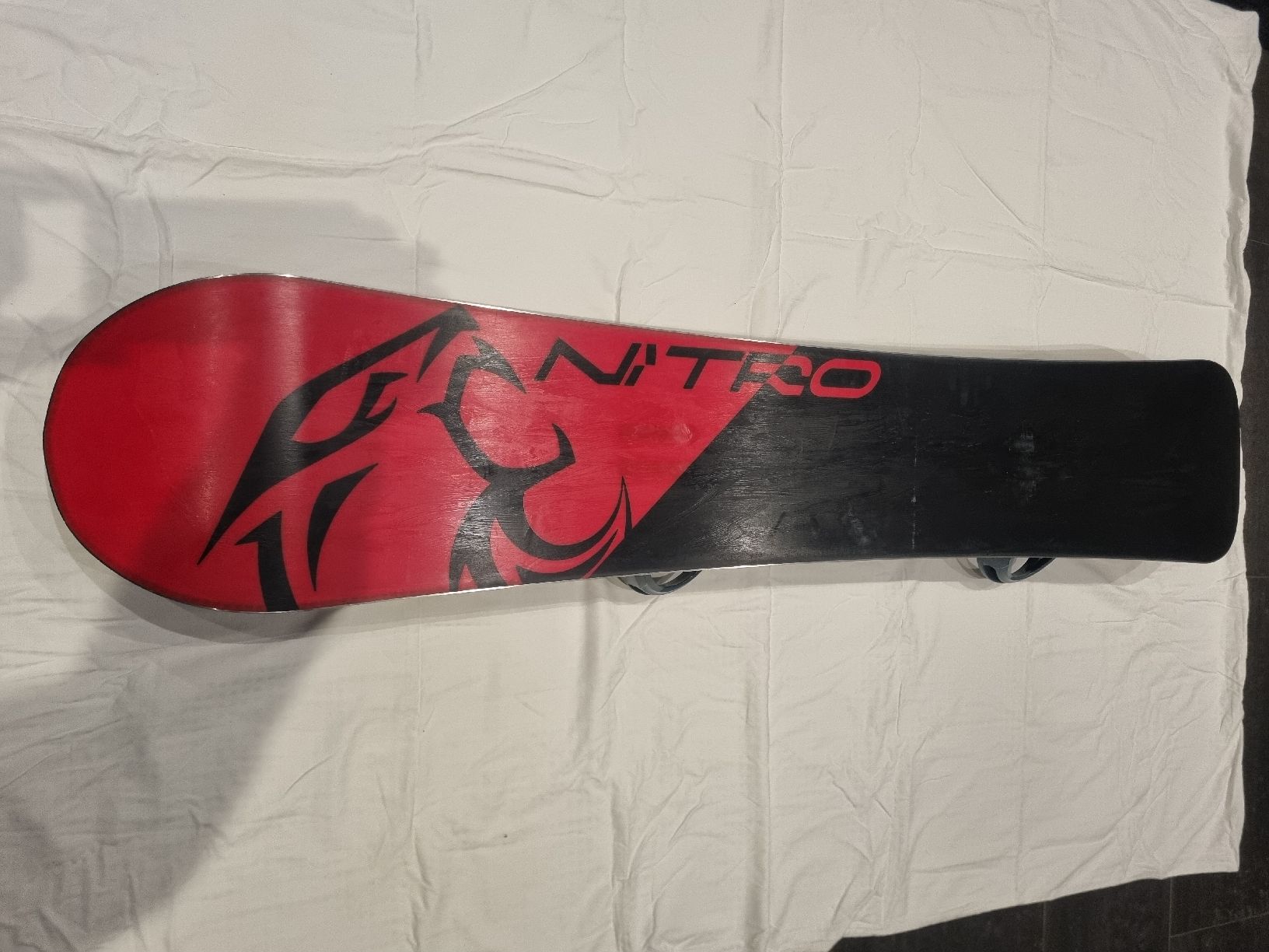 Snowboard Nitro Board: Nitro Pantera 165 Snowboard neue Salomon Bindung Freeride – Usato da Wünnewil venduto da Utan8 8
