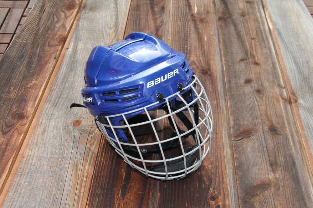 Hockey Helm mit Blau Bauer | Acheter sur Ricardo