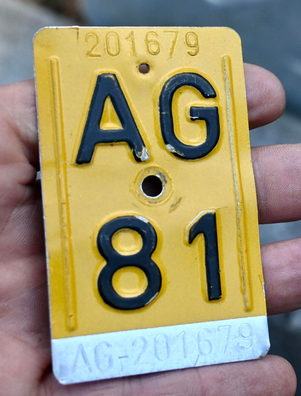 Insegne: Mofanummer AG von 1981 - Aargau - AG 81 – Usato da Pfaffhausen venduto da mono_rec 1