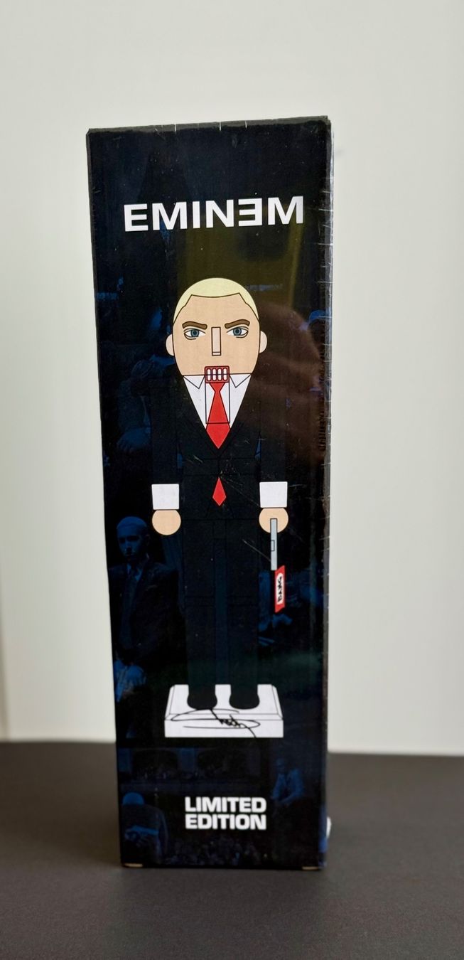 Autografi: Exklusiver Eminem-Nussknacker mit Autogramm – Nuovo e nell'imballaggio originale da Bachenbülach venduto da inn_5kmg 1