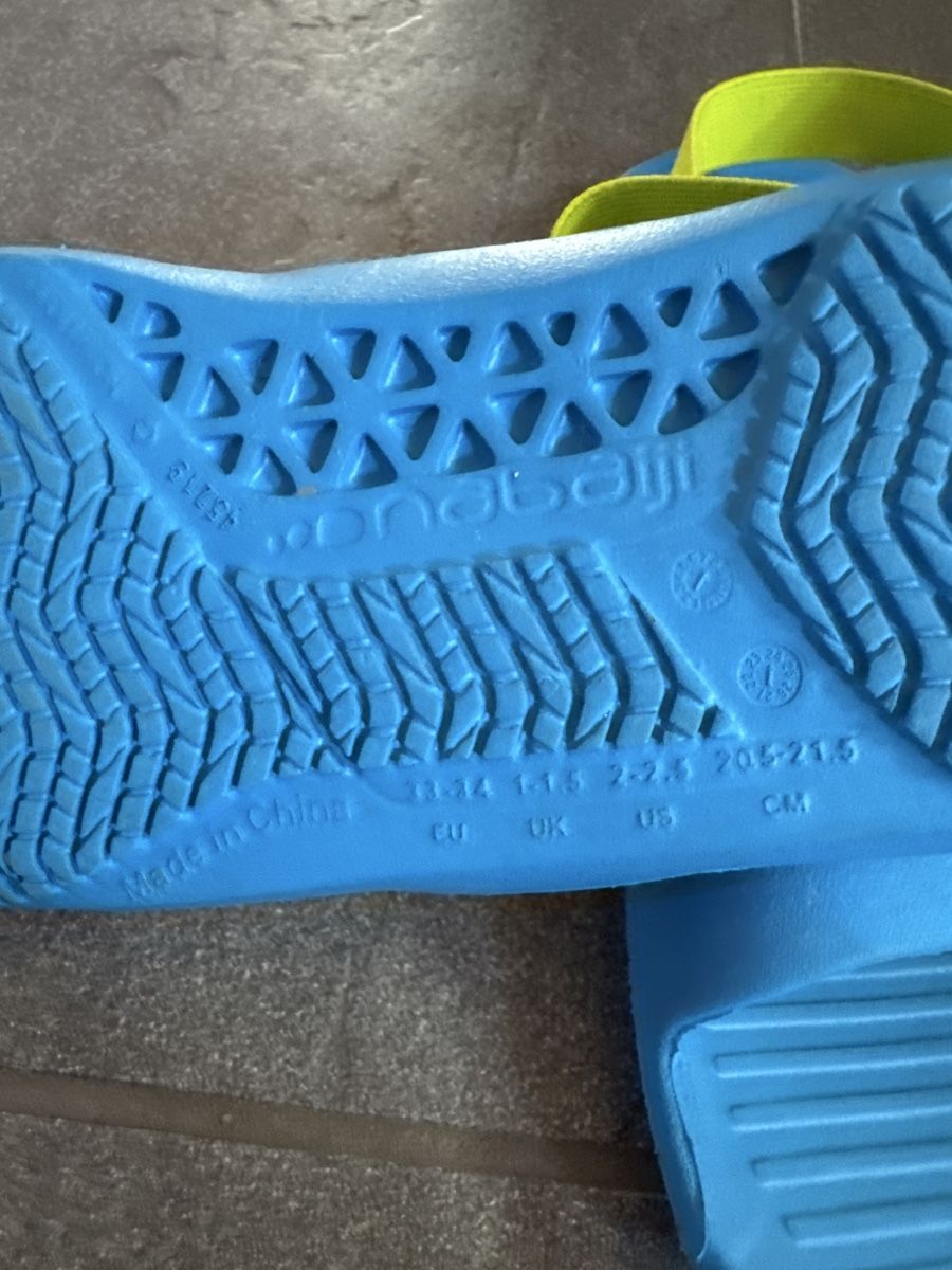 Scarpe per ragazzi: Badelatschen Gr. 33-34 – Usato da Frauenkappelen venduto da leola1973 1