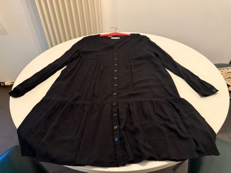 Schönes Curvy Kleid Gr.46 von ABOUTYOU schwarz durchgeknöpft