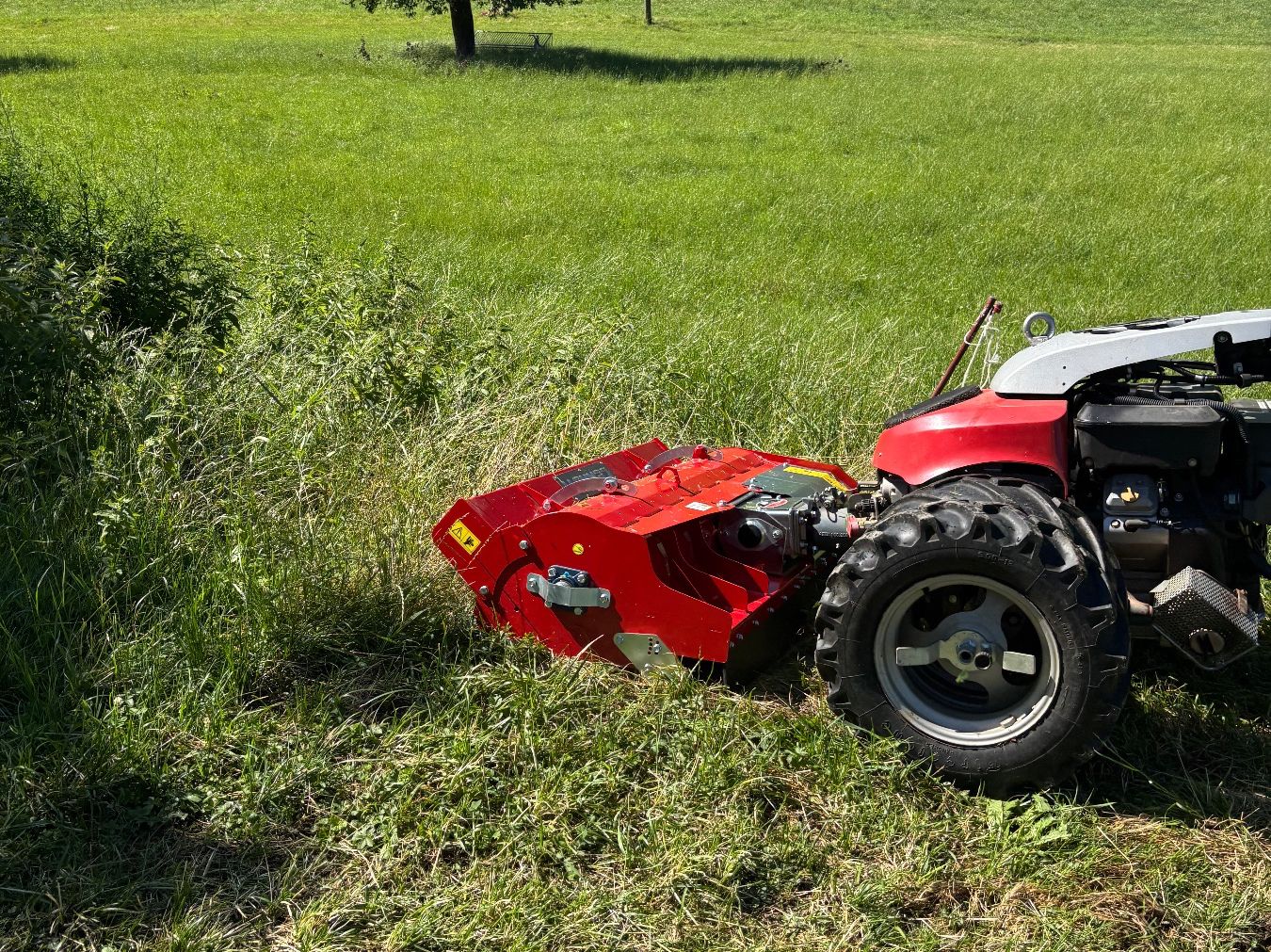 Aebi Tutte le macchine: Mulcher 1.3 m MIETEN passend zu Rapid oder Aebi – Usato da Kastanienbaum venduto da acapulco 3