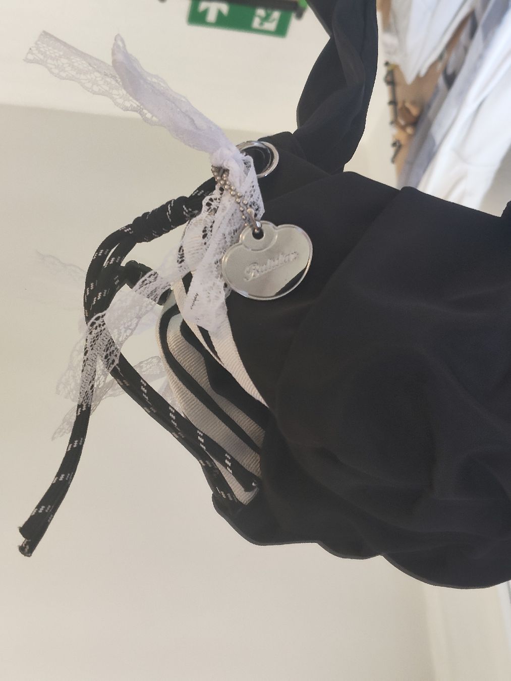 Borse da donna: Sac a main Adidas noir customisé dentelle – Nuovo (secondo la descrizione) da Domdidier venduto da witzis 2