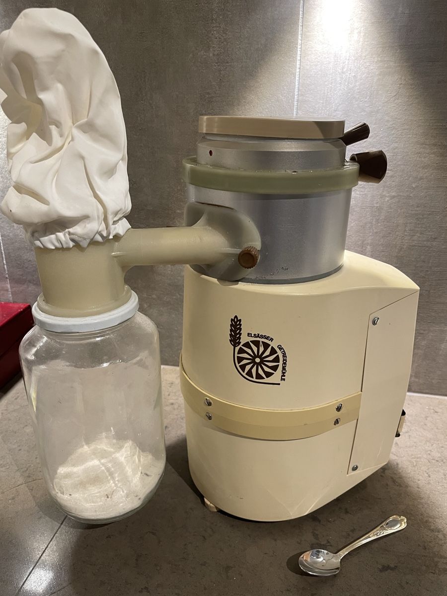 Elettrodomestici da cucina: Moulin à grains – Usato da Vesin venduto da mfm_ql6k 1