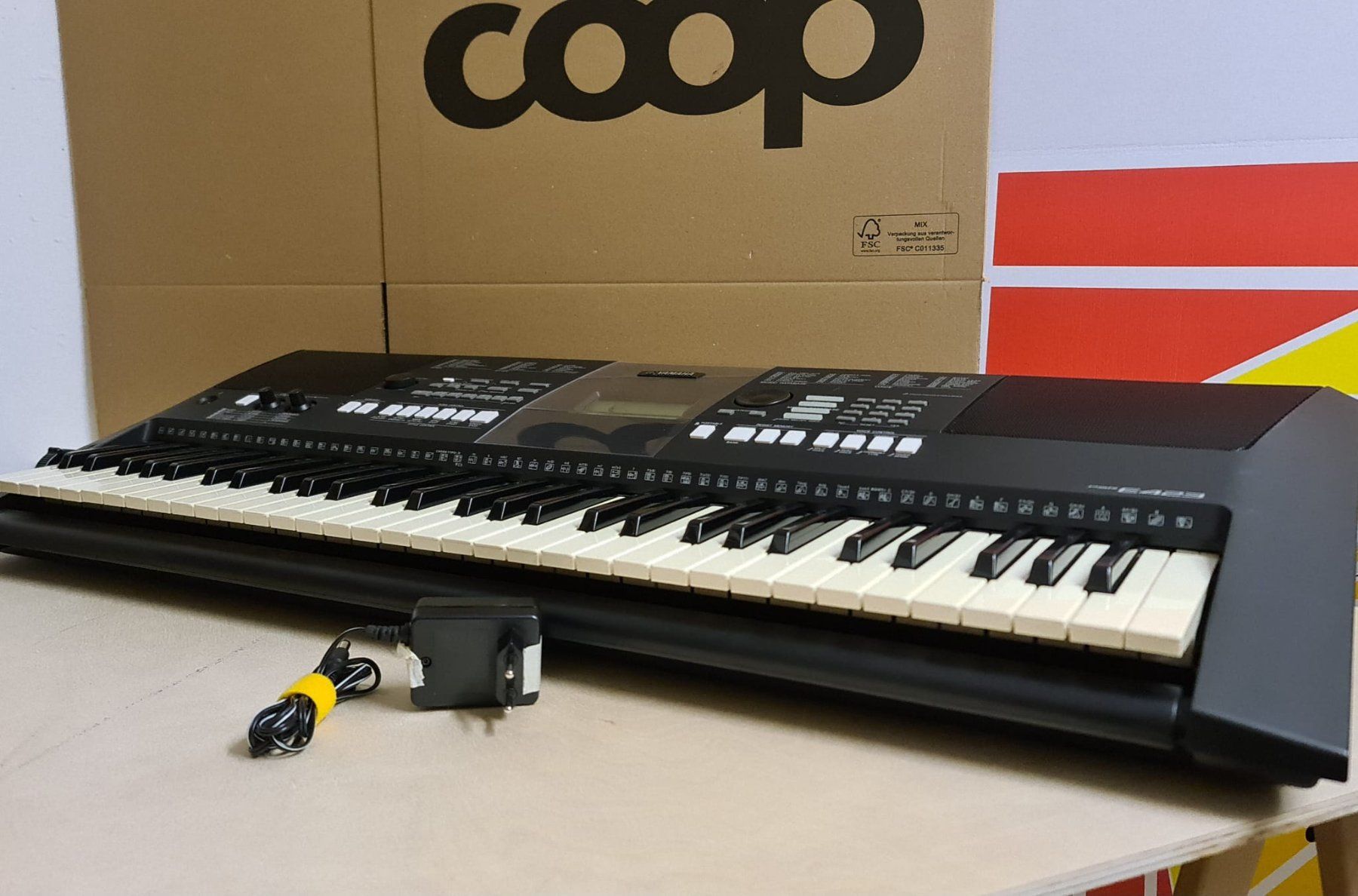 Yamaha Musikinstrumente: Digital Keyboard Yamaha PSR-E423 – Gebraucht aus Tagelswangen von Am4