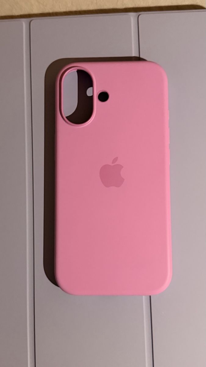 Apple Covers & Schutzfolien: Original Apple iPhone17 Hülle  – Neu (gemäss Beschreibung) aus Chur von mel_gn2k