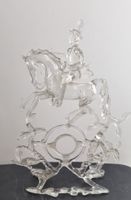Prachtvolle Glasfigur: Reiter auf steigendem Pferd ( 37 cm)