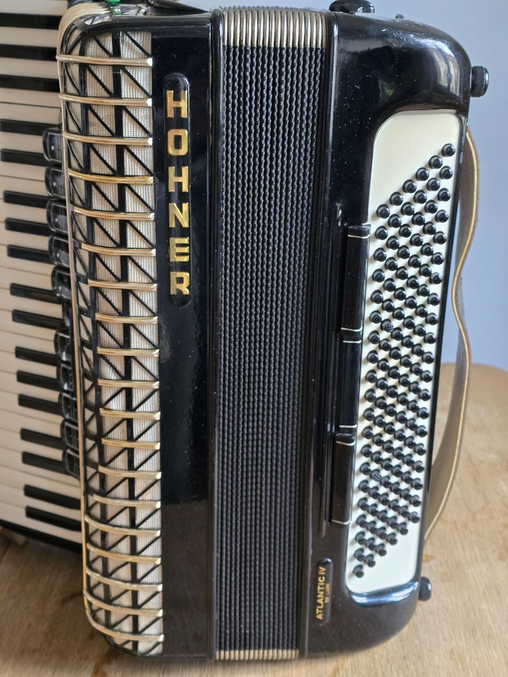 Hohner Musikinstrumente: Akkordeon Hohner Atlantic de luxe IV – Gebraucht aus Rheinfelden von jjschiavone 3