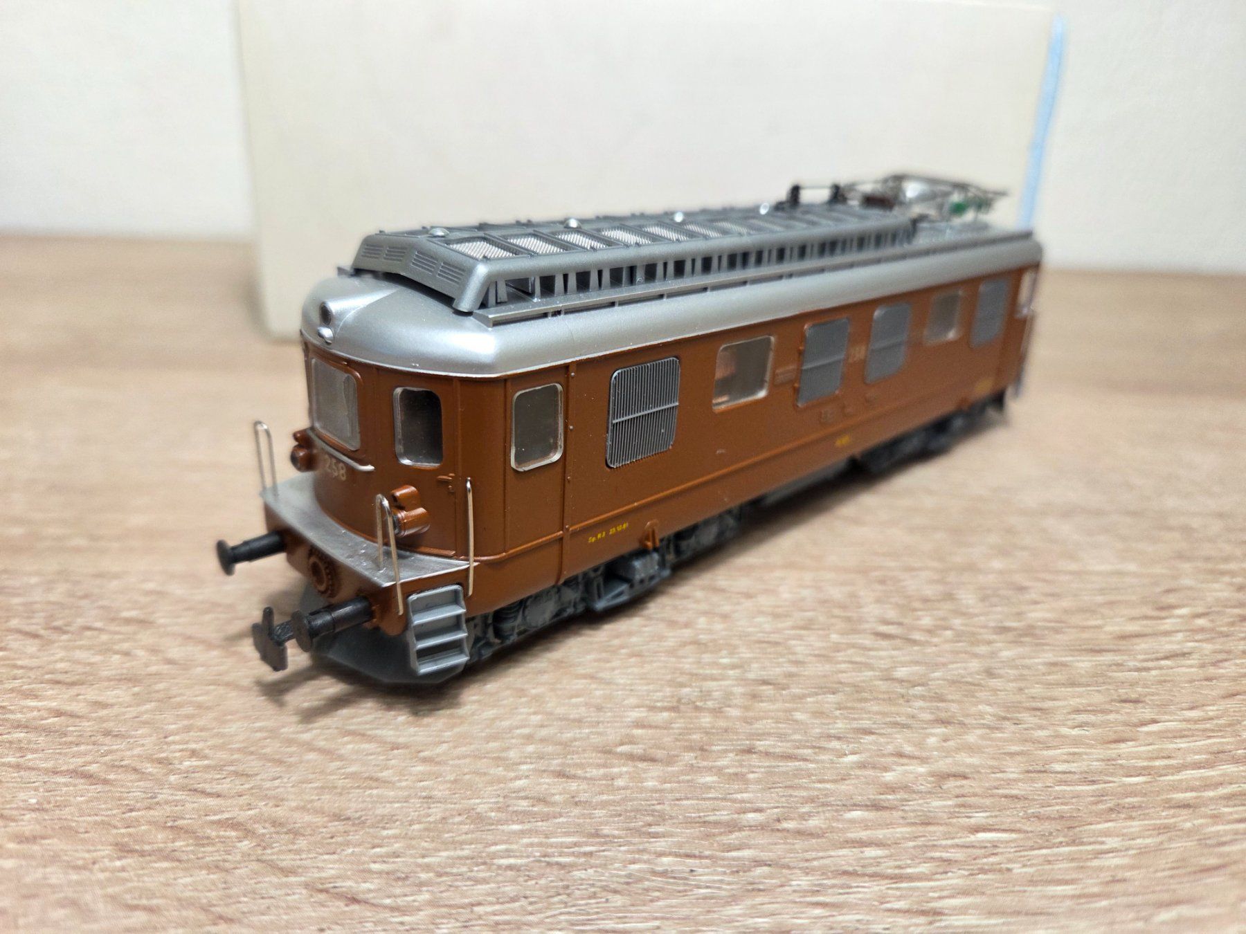 Modelleisenbahnen: EMAG E-Lok 258 Ae 4/4 BLS H0 – Gebraucht aus St-Aubin-Sauges von Lo_Go 2