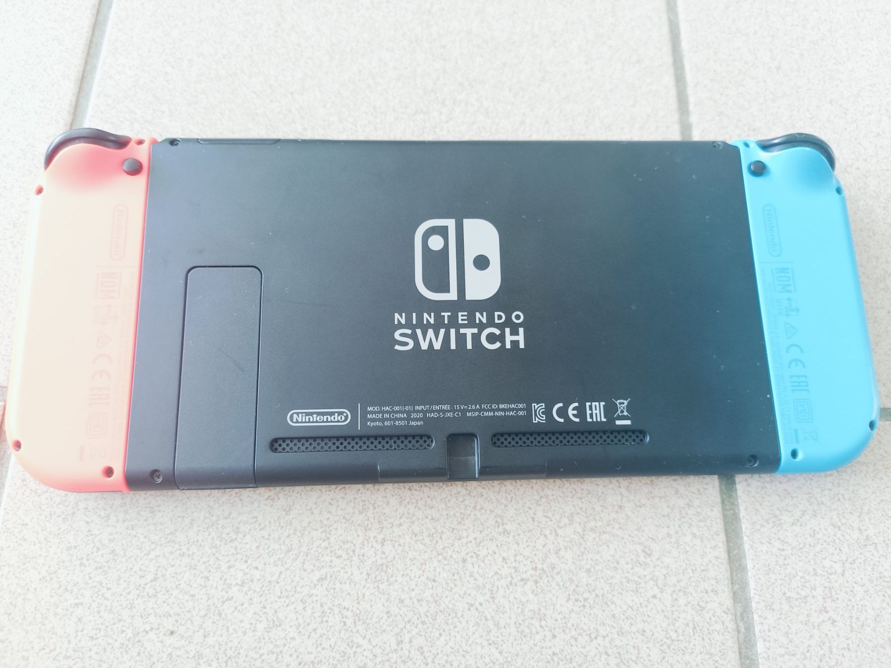 Nintendo Console: Console Nintendo Switch + 4 manettes + Mario tennis aces – Usato da Villars-sur-Glâne venduto da Fau22 2