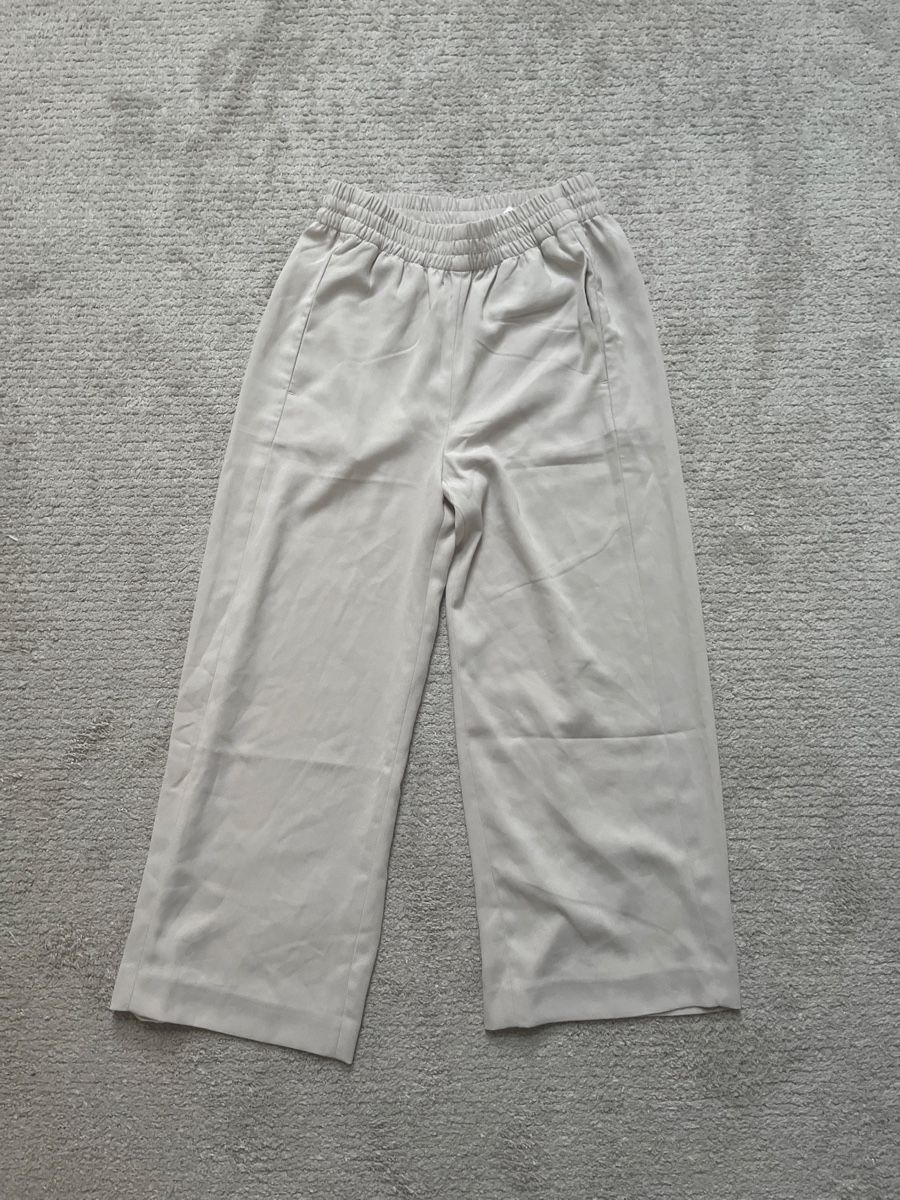 Hosen: Luftige Sommerhose, beige, Grösse 36 – Gebraucht aus Madiswil von bjs_90