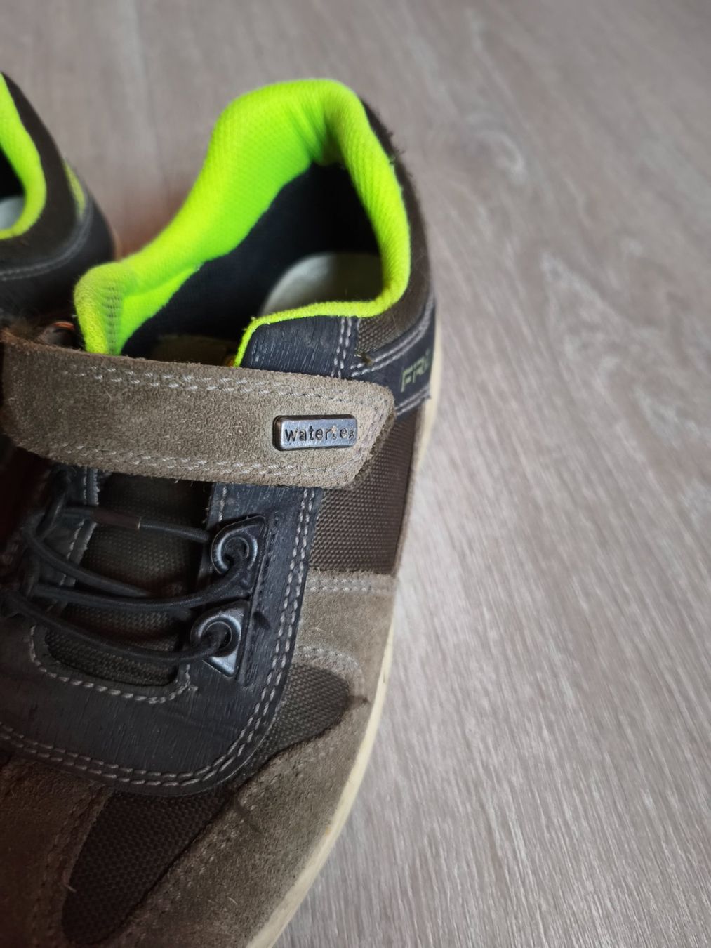 Scarpe per ragazzi: 2 Paar Halbschuhe Gr. 35 – Usato da Reconvilier venduto da LeKiMi 4