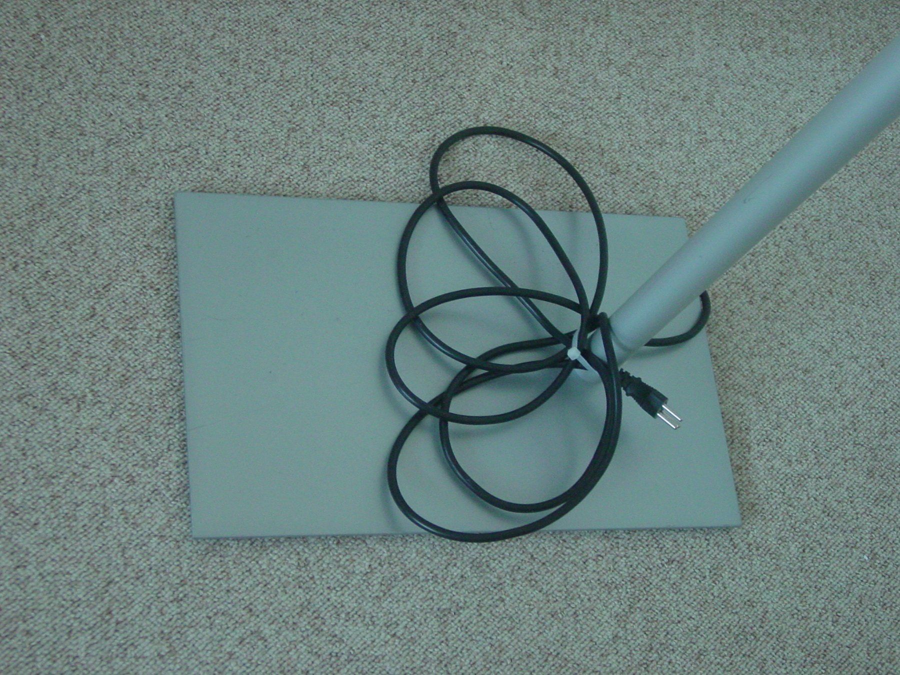 Lampes: ALTEME Eco K Stehleuchte – D'occasion à Hirschthal par Juribu 2
