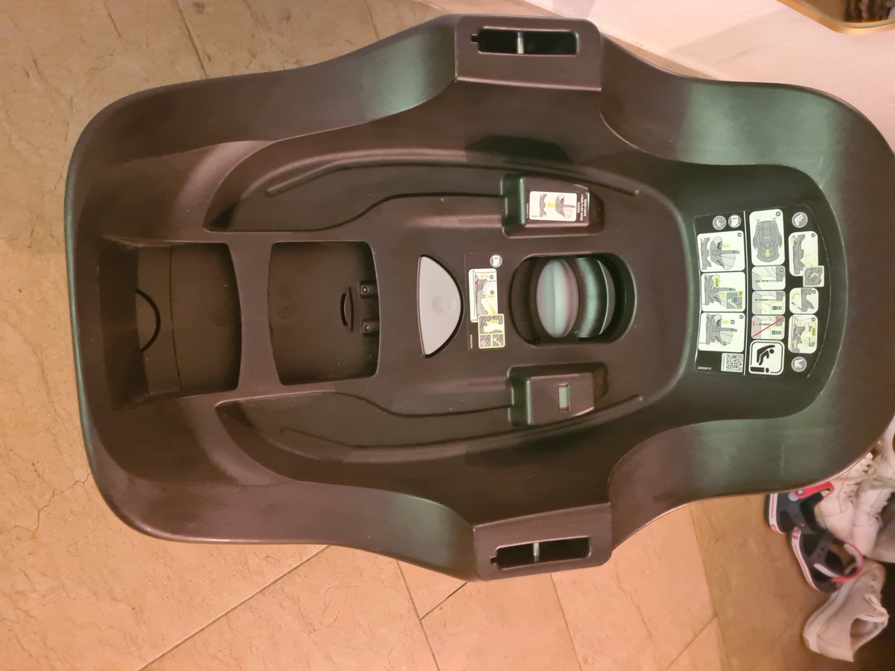 Britax Römer Seggiolini per auto: Babyschale Römer Britax inkl.Isofixbasis – Usato da Riehen venduto da OracleData 7