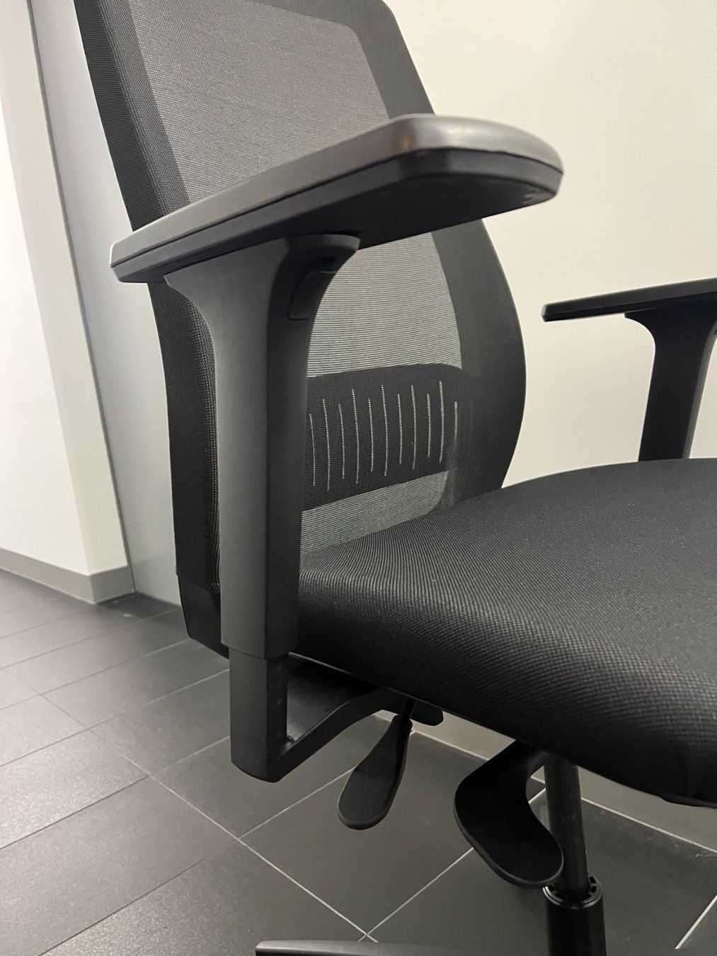 Sedie: Chaise professionnelle de bureau réglable – Usato da Sion venduto da Flo017 2