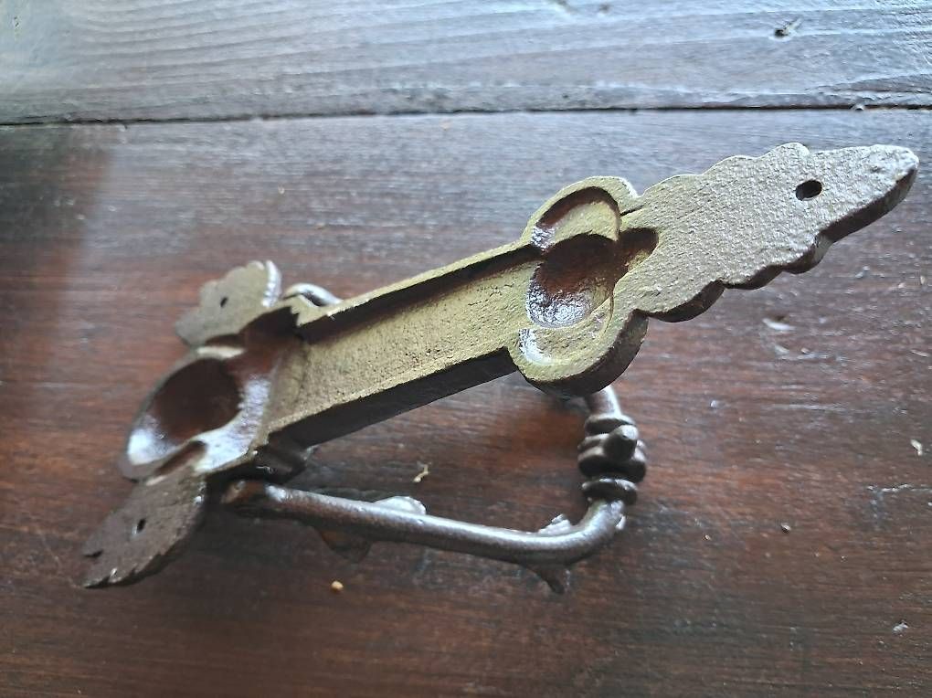 Clefs & serrures: Antiker Türklopfer mit Engelsmotiv – D'occasion à Sigriswil par 11p_9psj 2