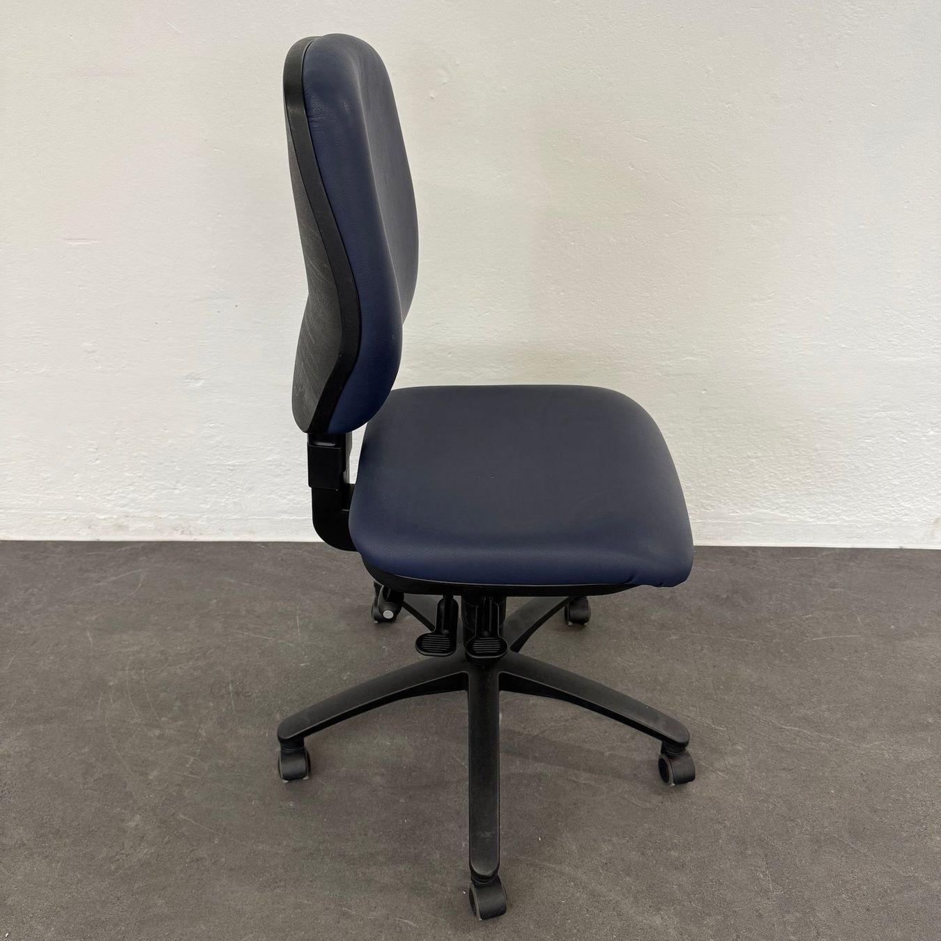 Sedie: Dauphin Classic Arbeitsdrehstuhl – Usato da Schönenwerd venduto da mcofficeshop 2