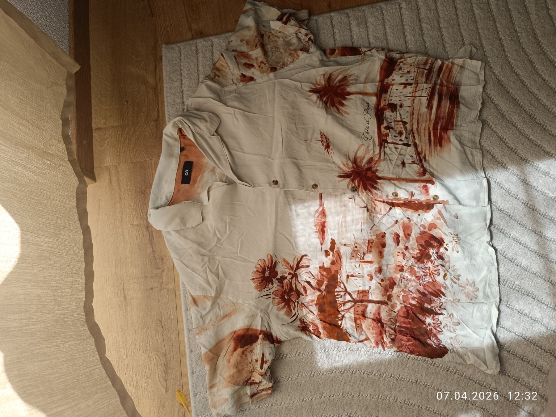 Camicie: Kurzarmhemd mit Motiv – Usato da Ilanz venduto da Secnd_hand 1