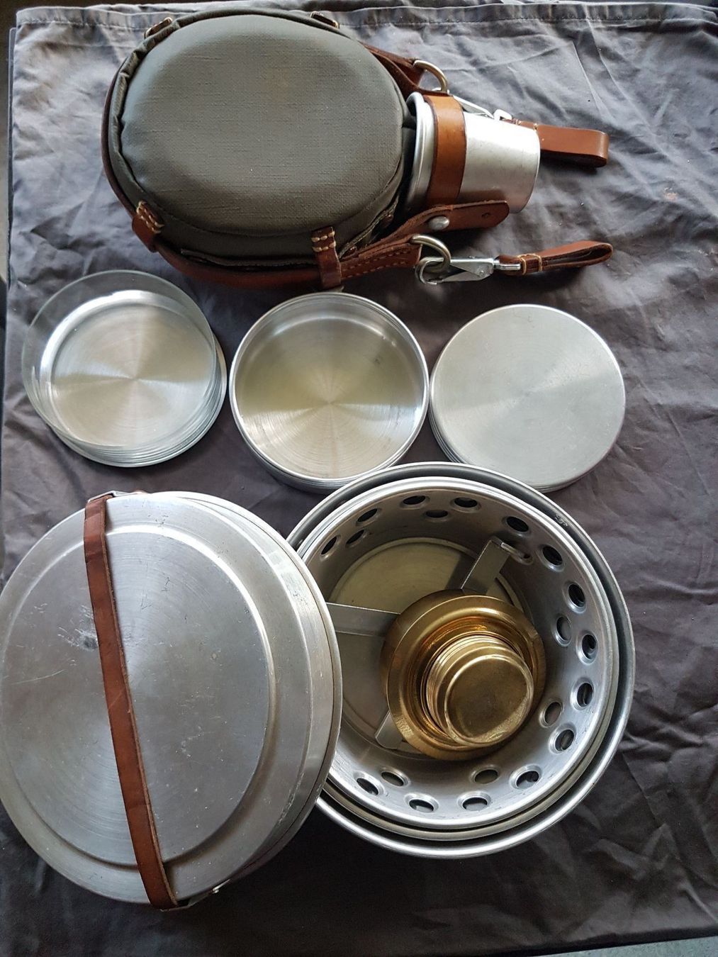 Sonstiges zu Militär: Wasser Flasche, Kocher,Dose. – Neu (gemäss Beschreibung) aus  von  6