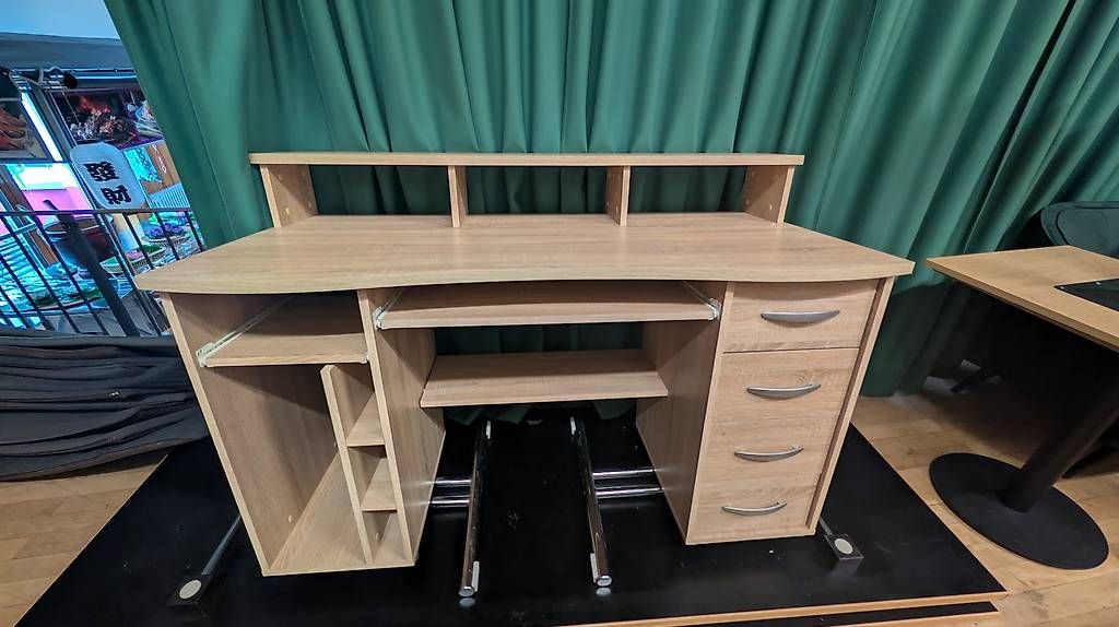 Schreibtische: Bürotisch – Gebraucht aus Chur von lischa00